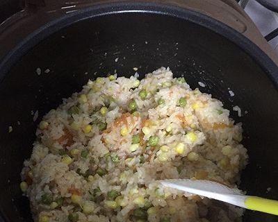 怎样利用老式电饭煲中的剩饭（创意利用老电饭煲里的饭）